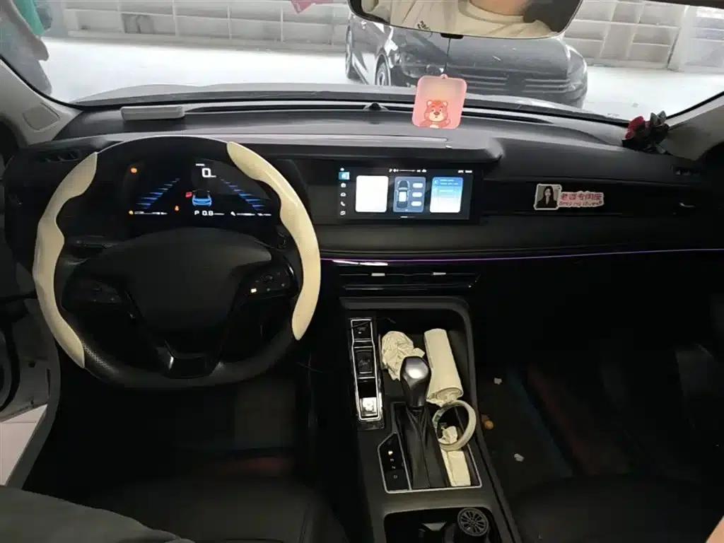 Roewe i5 2023 1.5L CVT Luxury Edition — миниатюра 10