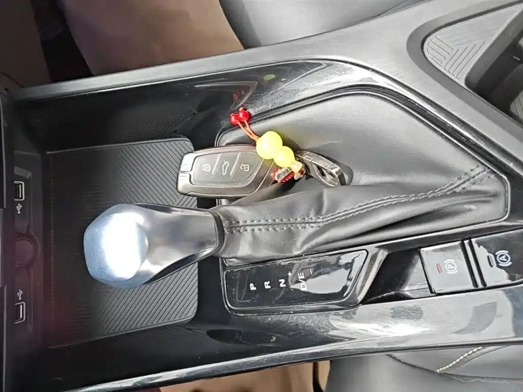 Roewe i5 2021 1.5L CVT Diamond Edition — миниатюра 14