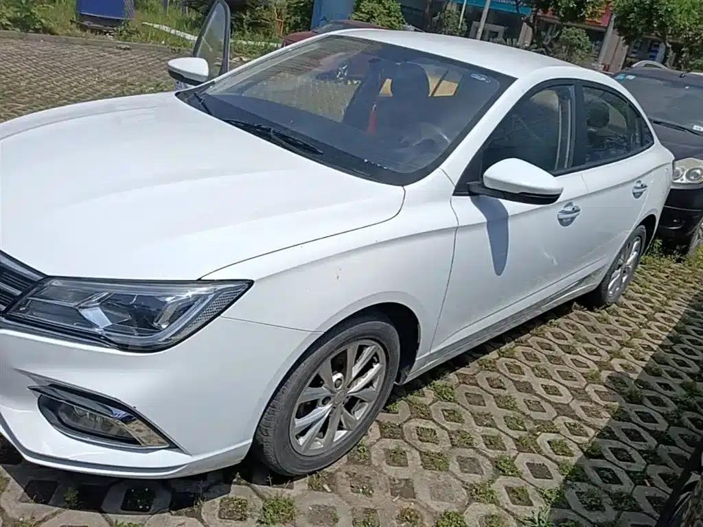 Roewe i5 2020 1.5L Manual 4G Connected Leading Edition — миниатюра 2