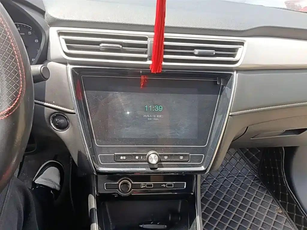 Roewe i5 2020 1.5L Manual 4G Connected Leading Edition — миниатюра 13