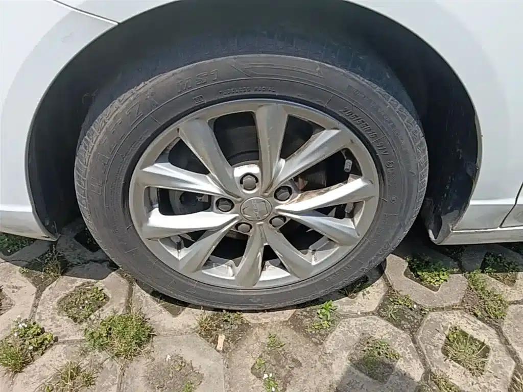 Roewe i5 2020 1.5L Manual 4G Connected Leading Edition — миниатюра 23