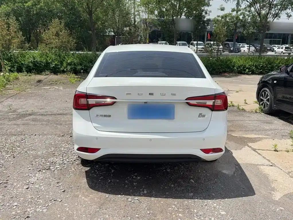Roewe i5 2020 1.5L Automatic 4G Connected Leading Edition — миниатюра 5