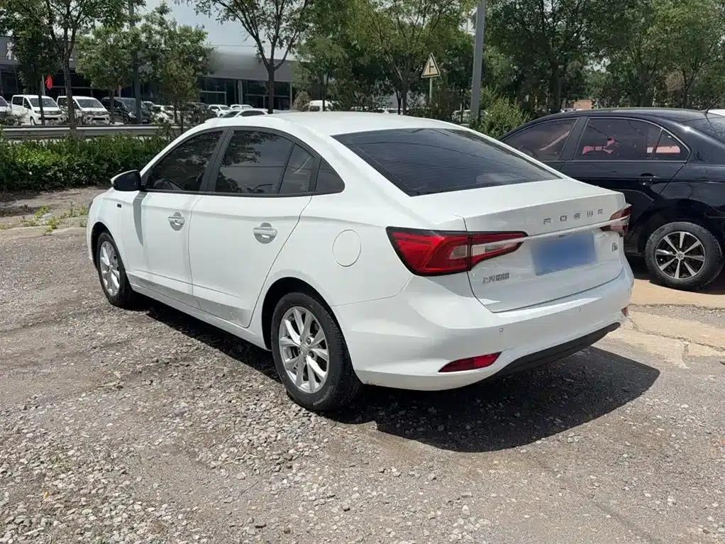 Roewe i5 2020 1.5L Automatic 4G Connected Leading Edition — миниатюра 6