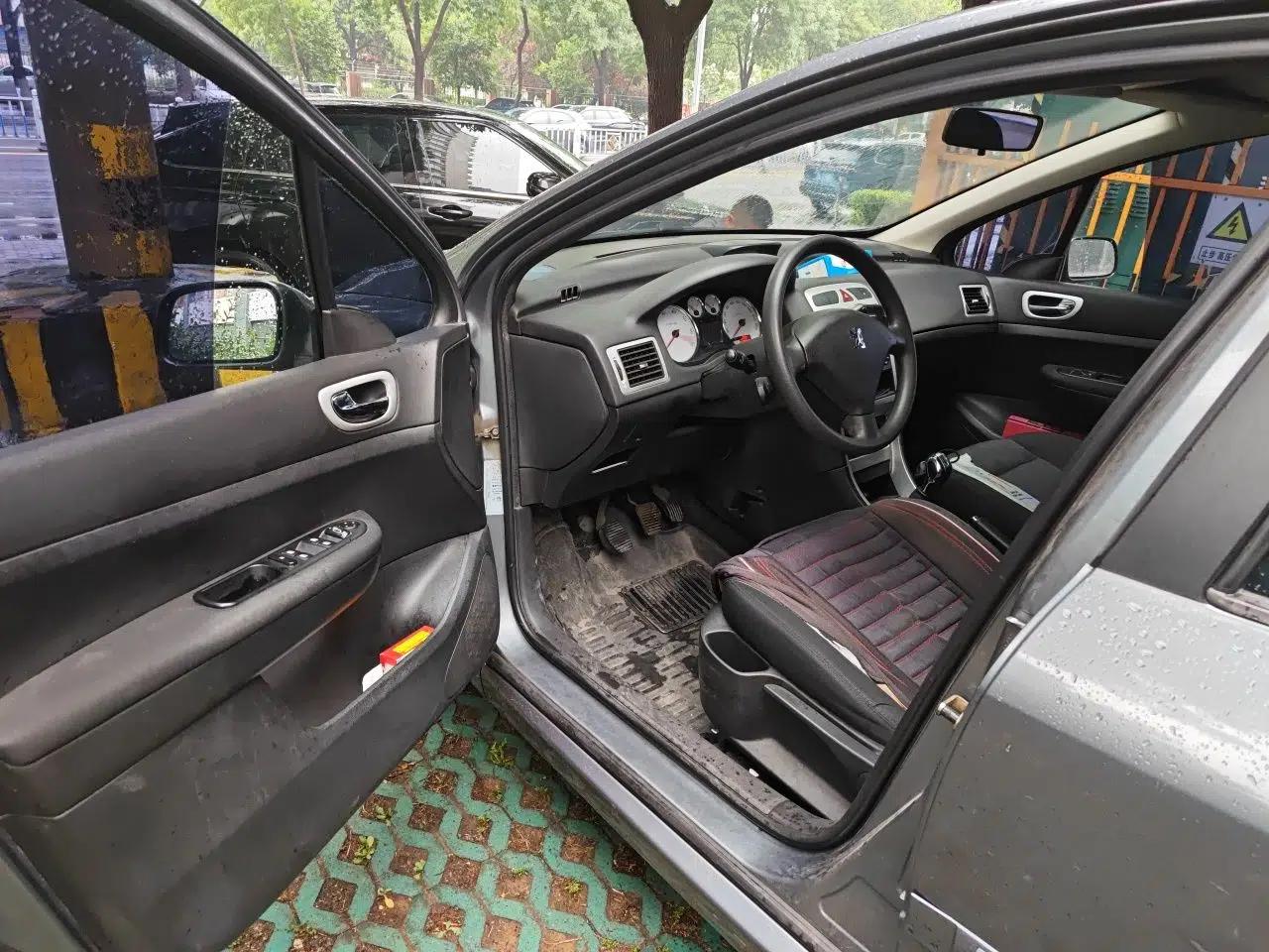 Peugeot 307 2010 Hatchback 1.6L Manual Comfort Edition — миниатюра 17