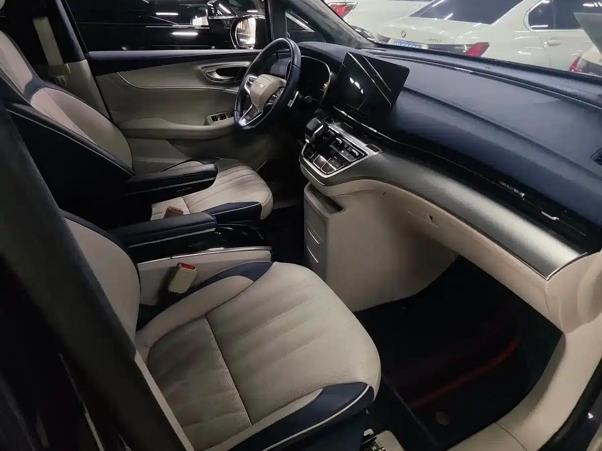 Roewe iMAX8 2022 400TGI Supreme Edition — миниатюра 11