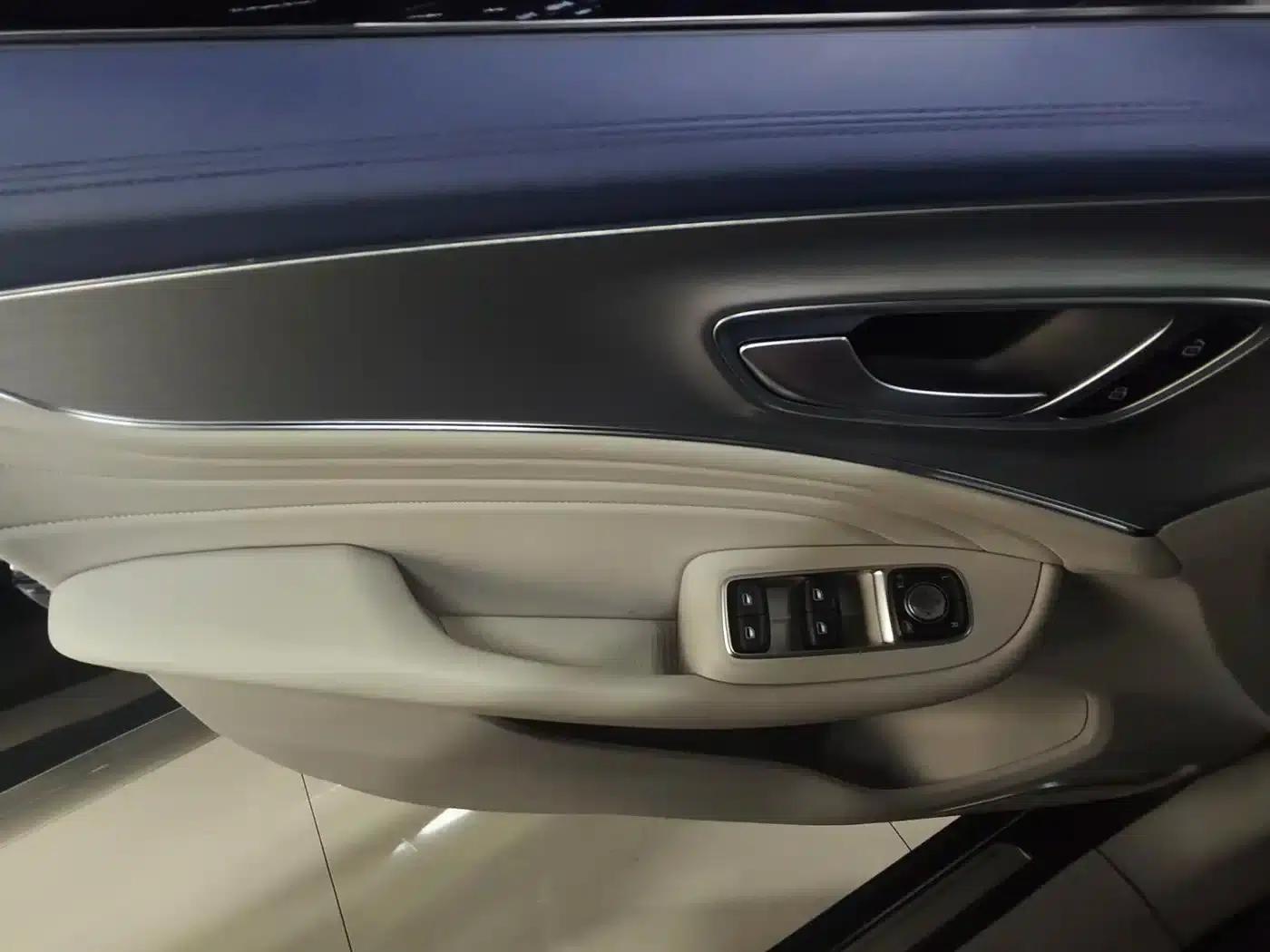 Roewe iMAX8 2022 400TGI Supreme Edition — миниатюра 5