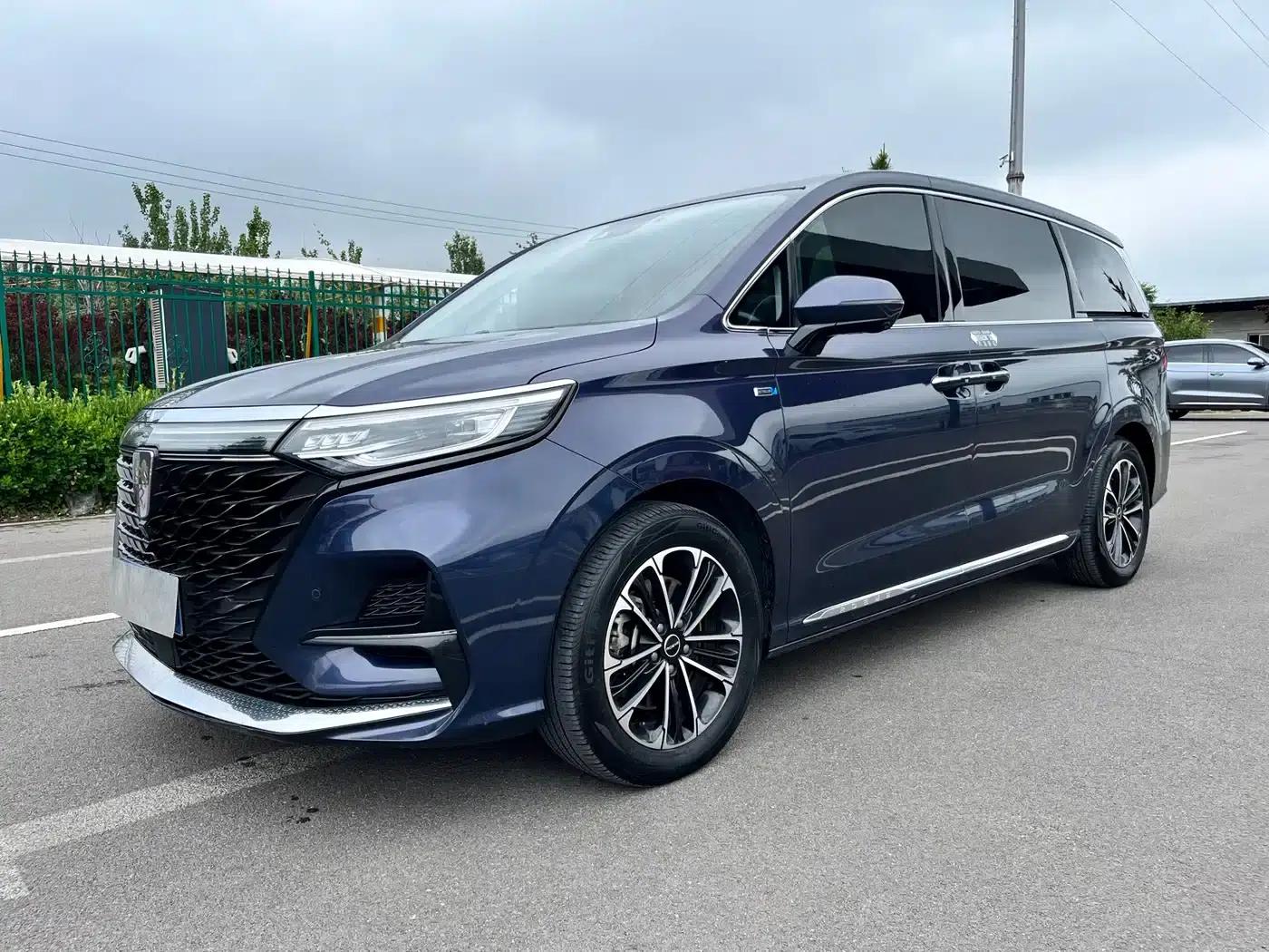 Roewe iMAX8 2021 400TGI Supreme Series Premium Edition — миниатюра 1