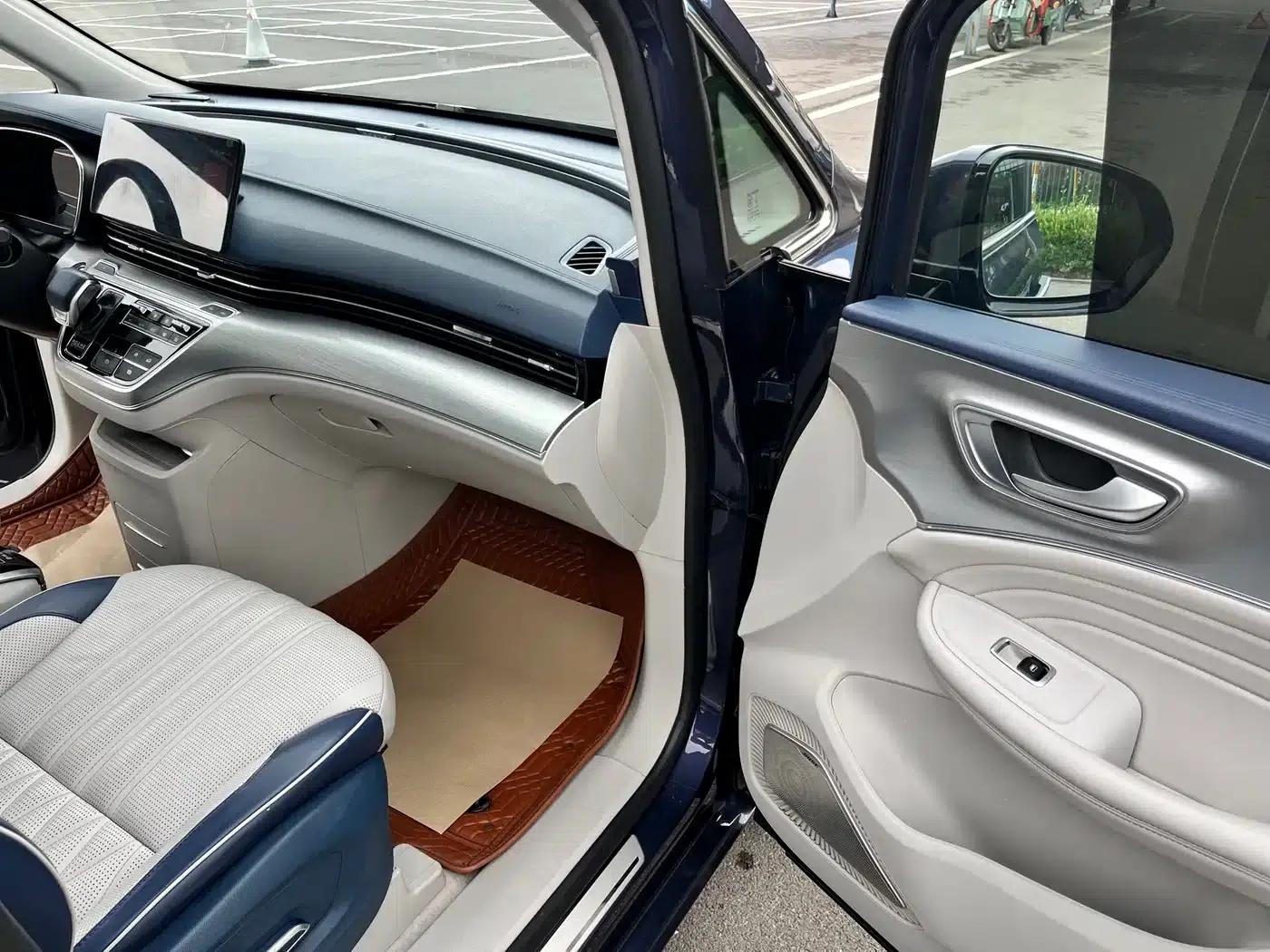 Roewe iMAX8 2021 400TGI Supreme Series Premium Edition — миниатюра 11