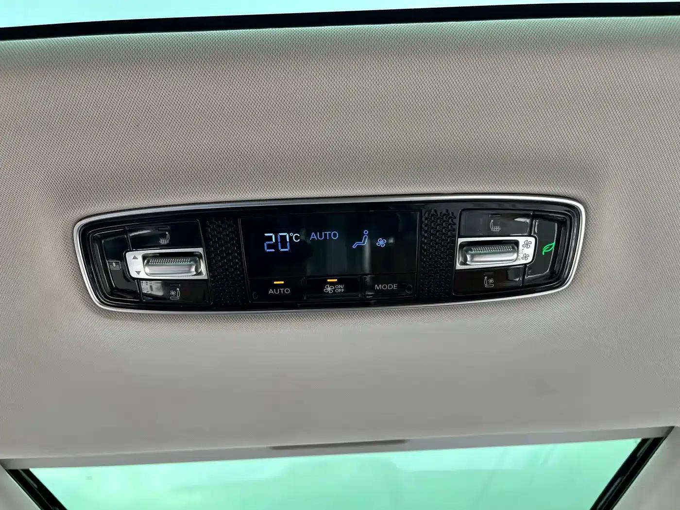 Roewe iMAX8 2021 400TGI Supreme Series Premium Edition — миниатюра 12