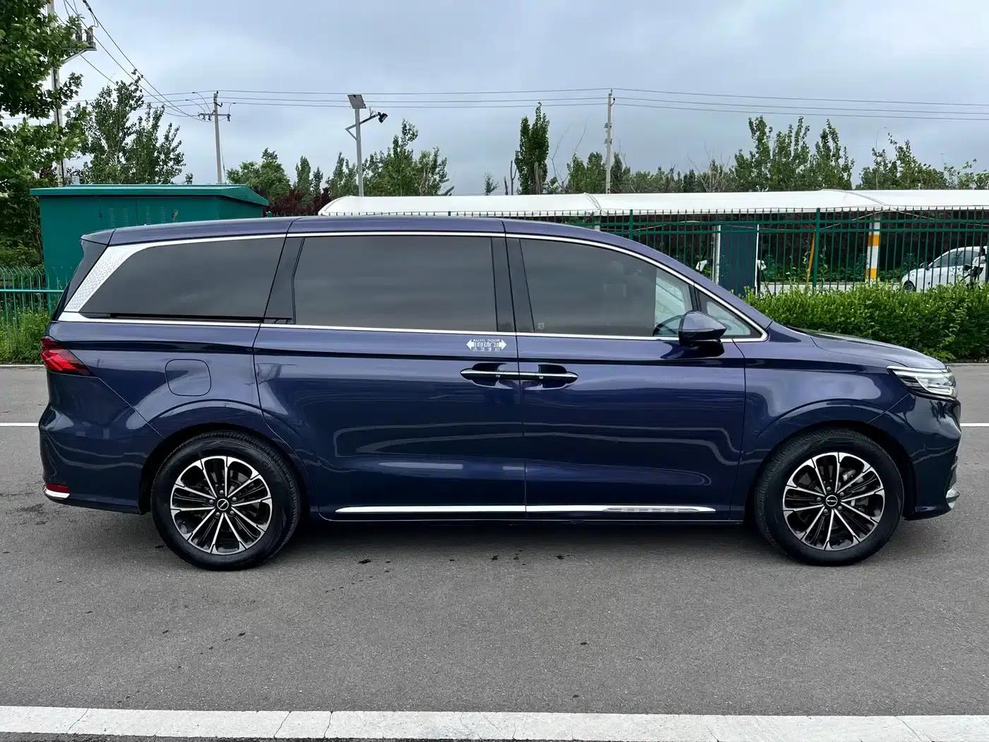 Roewe iMAX8 2021 400TGI Supreme Series Premium Edition — миниатюра 17