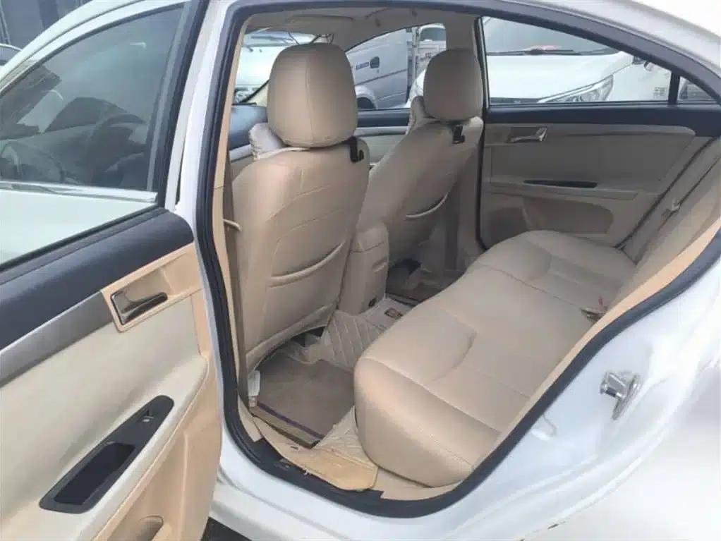 Roewe 350 2013 Model 350S 1.5L Manual Speed Edition — миниатюра 6
