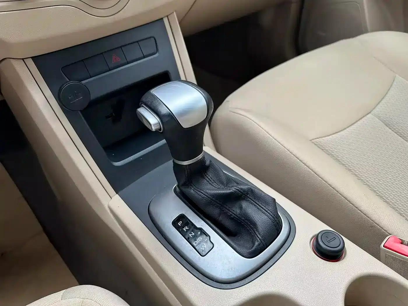 Roewe 350 2014 1.5L Automatic Speedway Edition — миниатюра 8