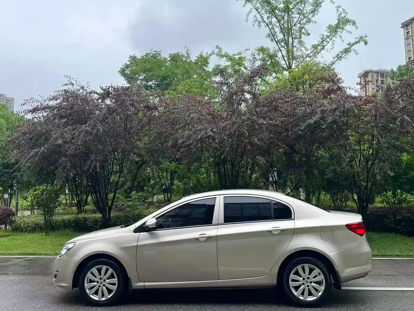 Roewe 350 2015 1.5L Automatic Premium Edition — миниатюра 4