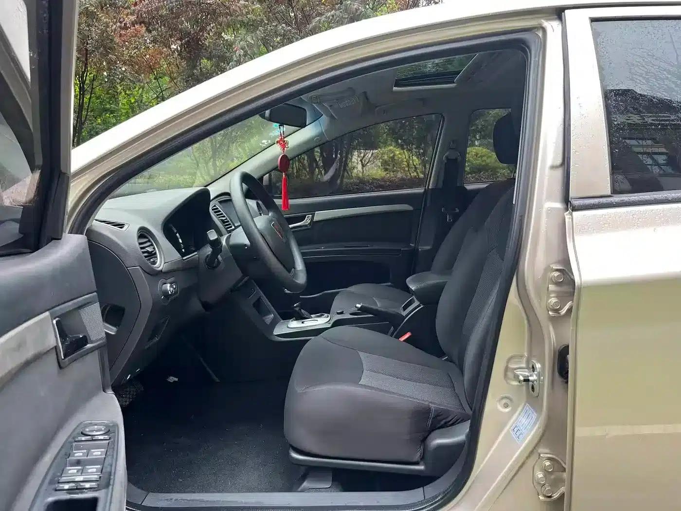 Roewe 350 2015 1.5L Automatic Premium Edition — миниатюра 9