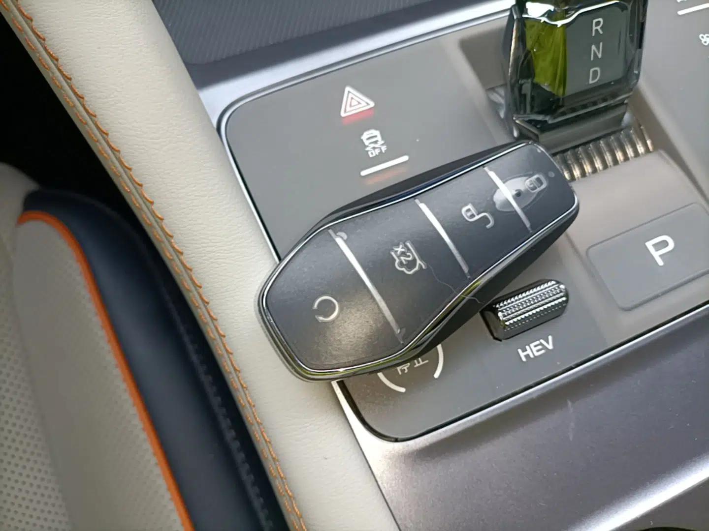 BYD Song PLUS New Energy 2024 HONOR Edition DM-i 150km Flagship PLUS — миниатюра 12