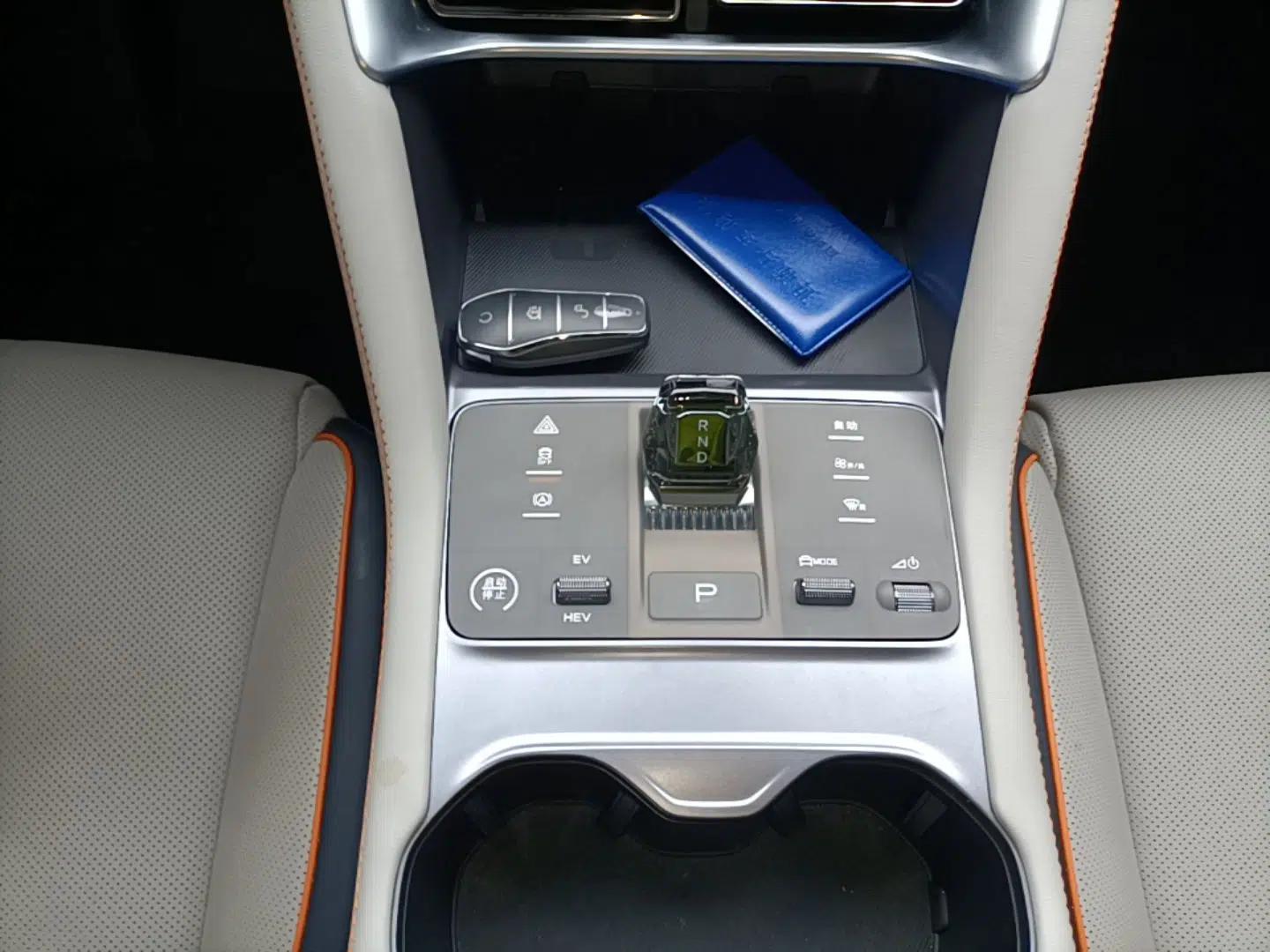 BYD Song PLUS New Energy 2024 HONOR Edition DM-i 150km Flagship PLUS — миниатюра 17