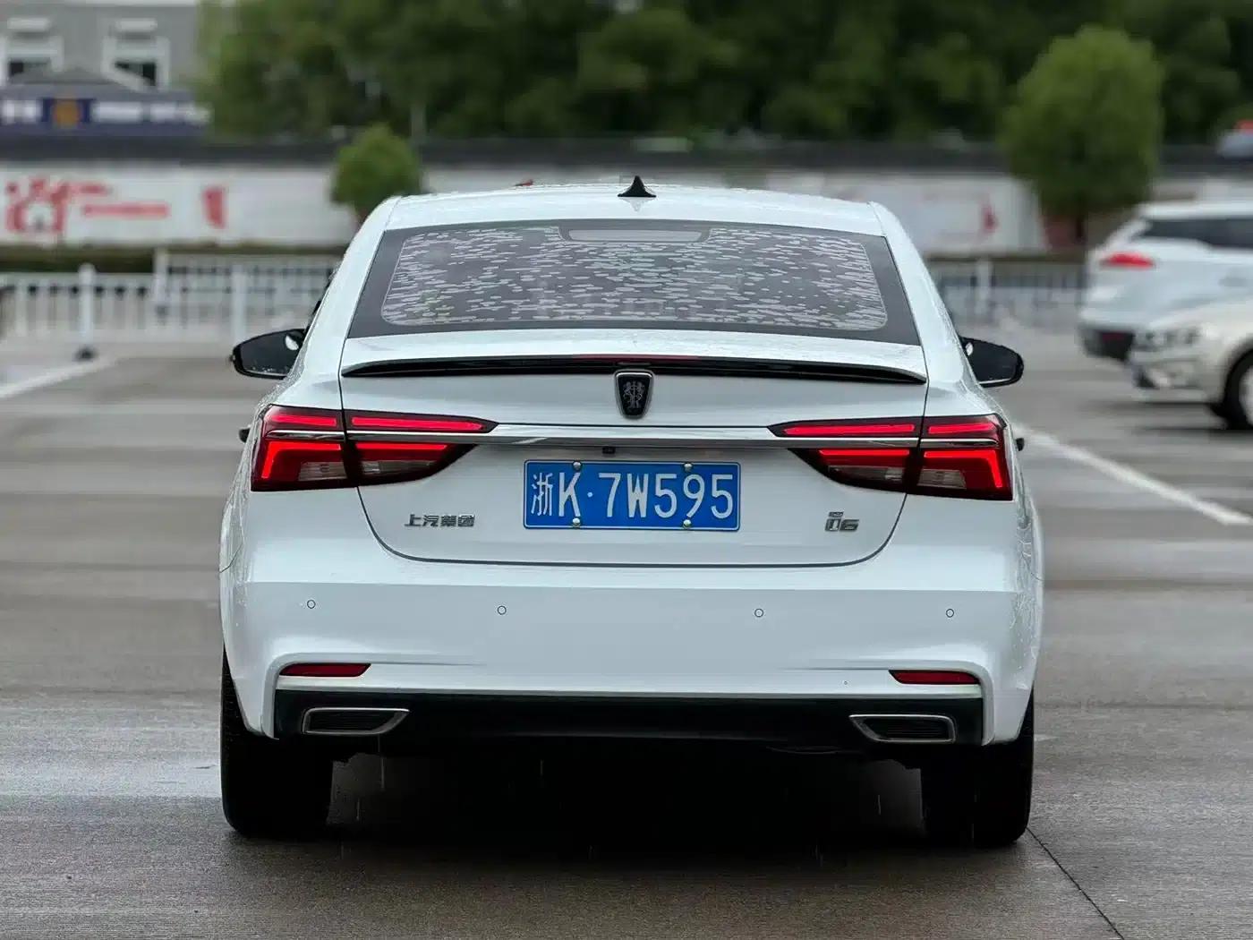 Roewe i6 Classic 2020 PLUS 1.6L CVT 4G Connected Glory Holographic Edition — миниатюра 8