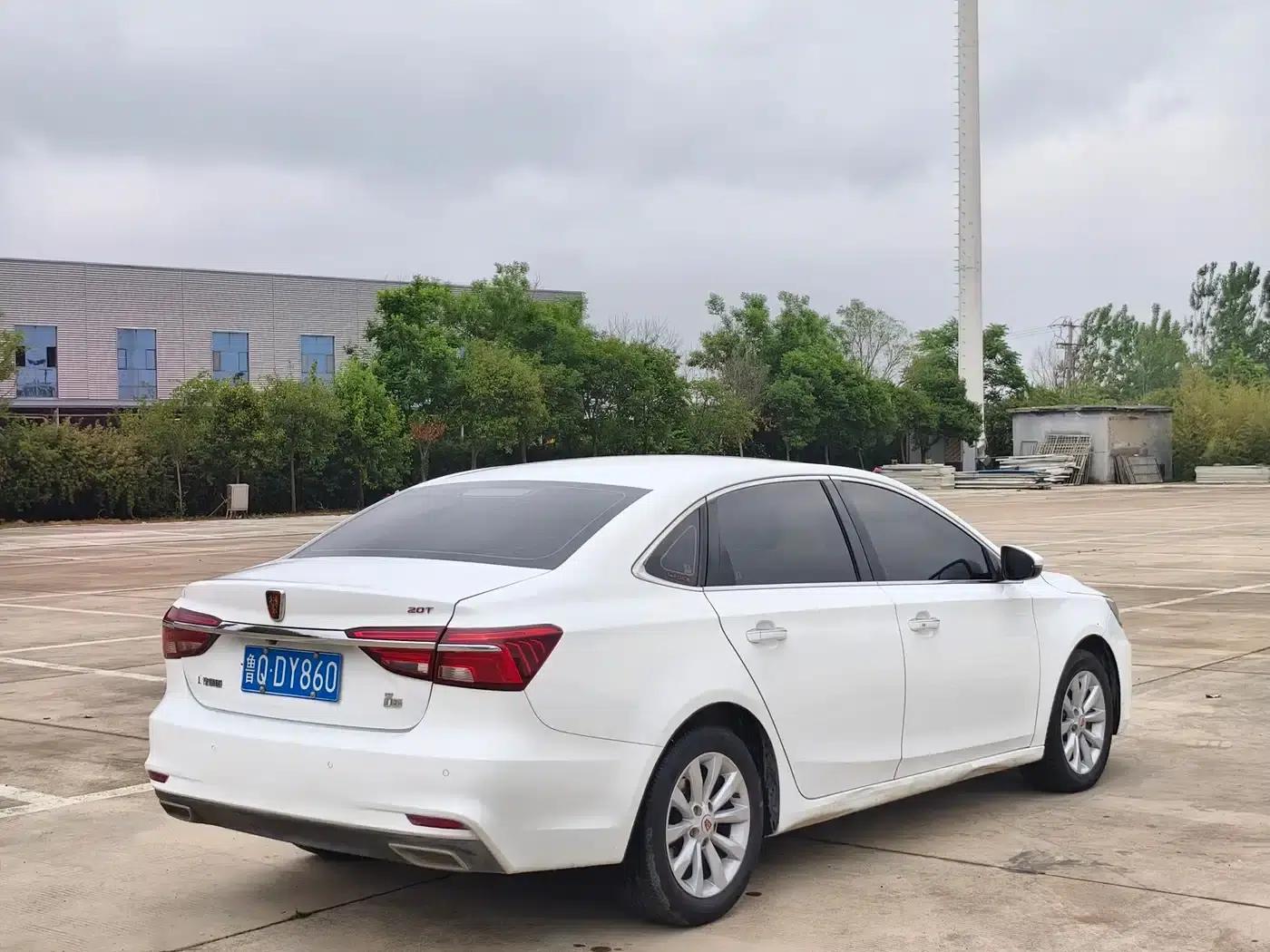 Roewe i6 Classic 2017 20T Automatic Internet Smart Edition — миниатюра 4
