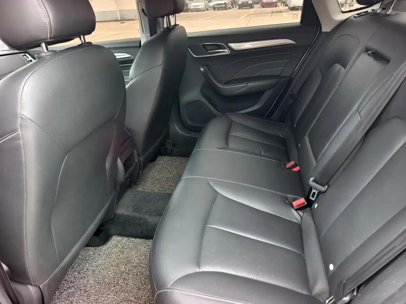 Roewe i6 Classic 2017 20T Automatic Internet Smart Edition — миниатюра 9