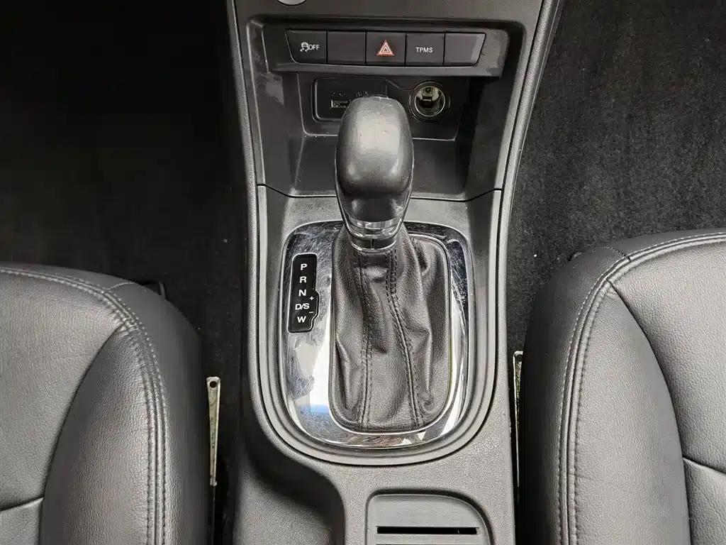 Roewe 360 2017 1.5L Automatic Deluxe Edition — миниатюра 13