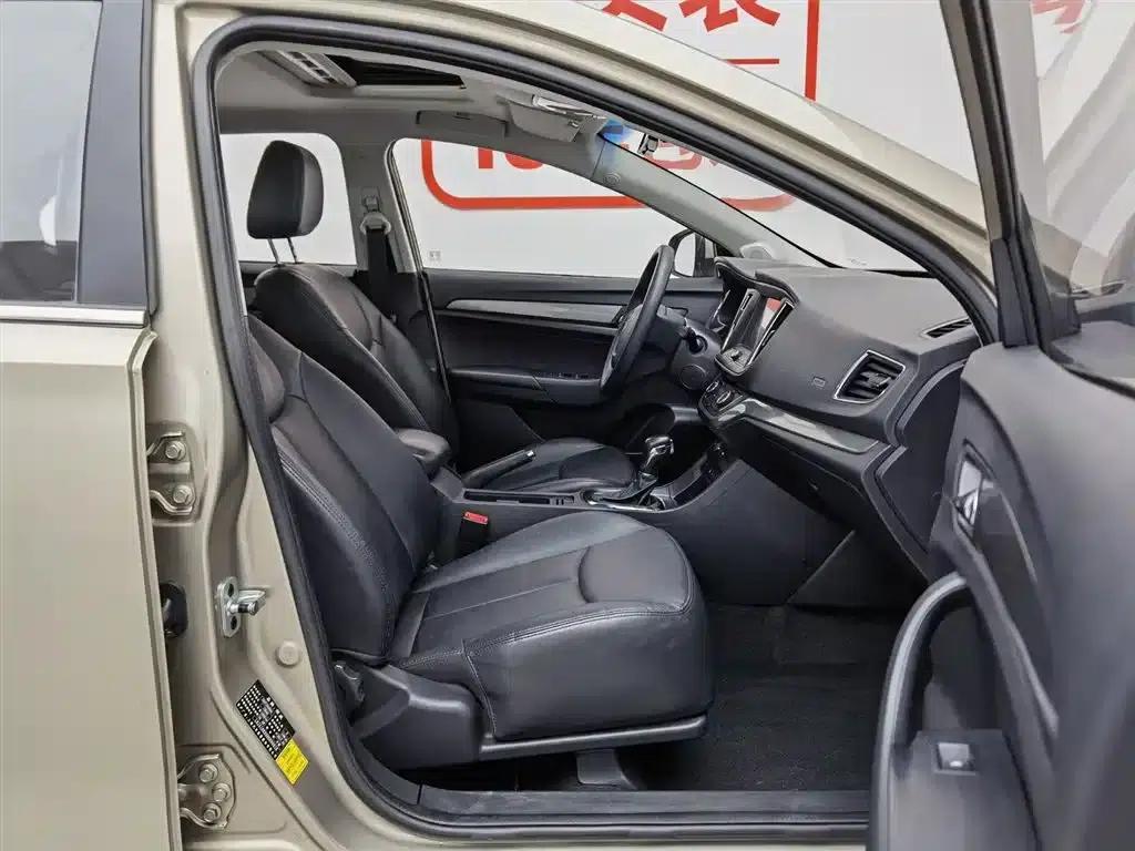 Roewe 360 2017 1.5L Automatic Deluxe Edition — миниатюра 23