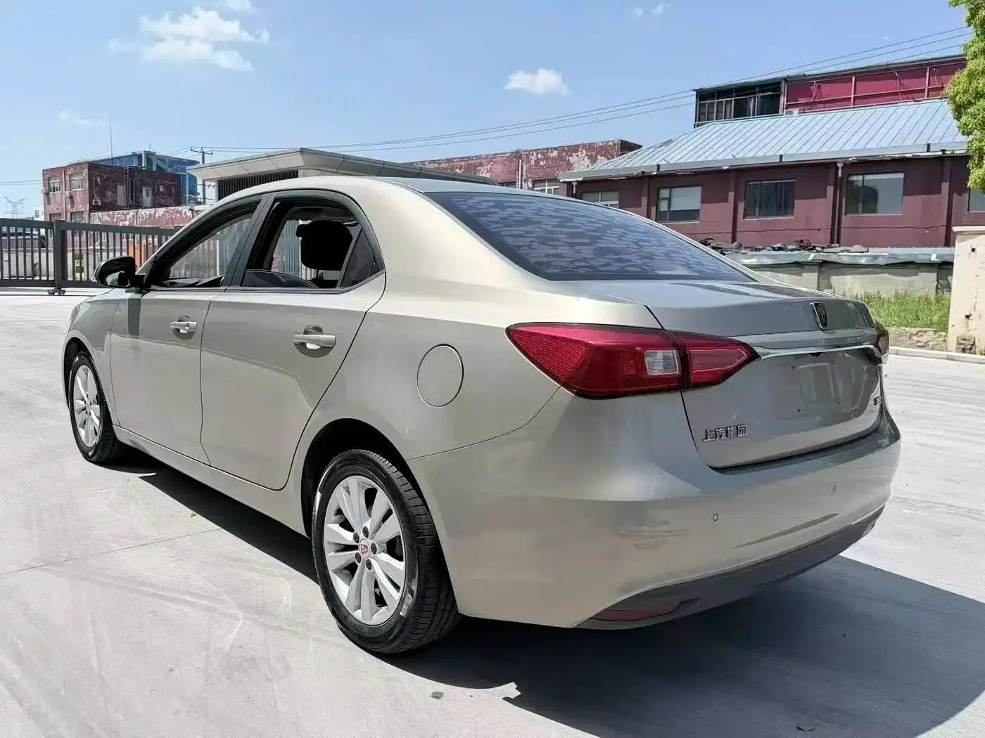 Roewe 360 2015 1.5L Automatic Deluxe Edition — миниатюра 7