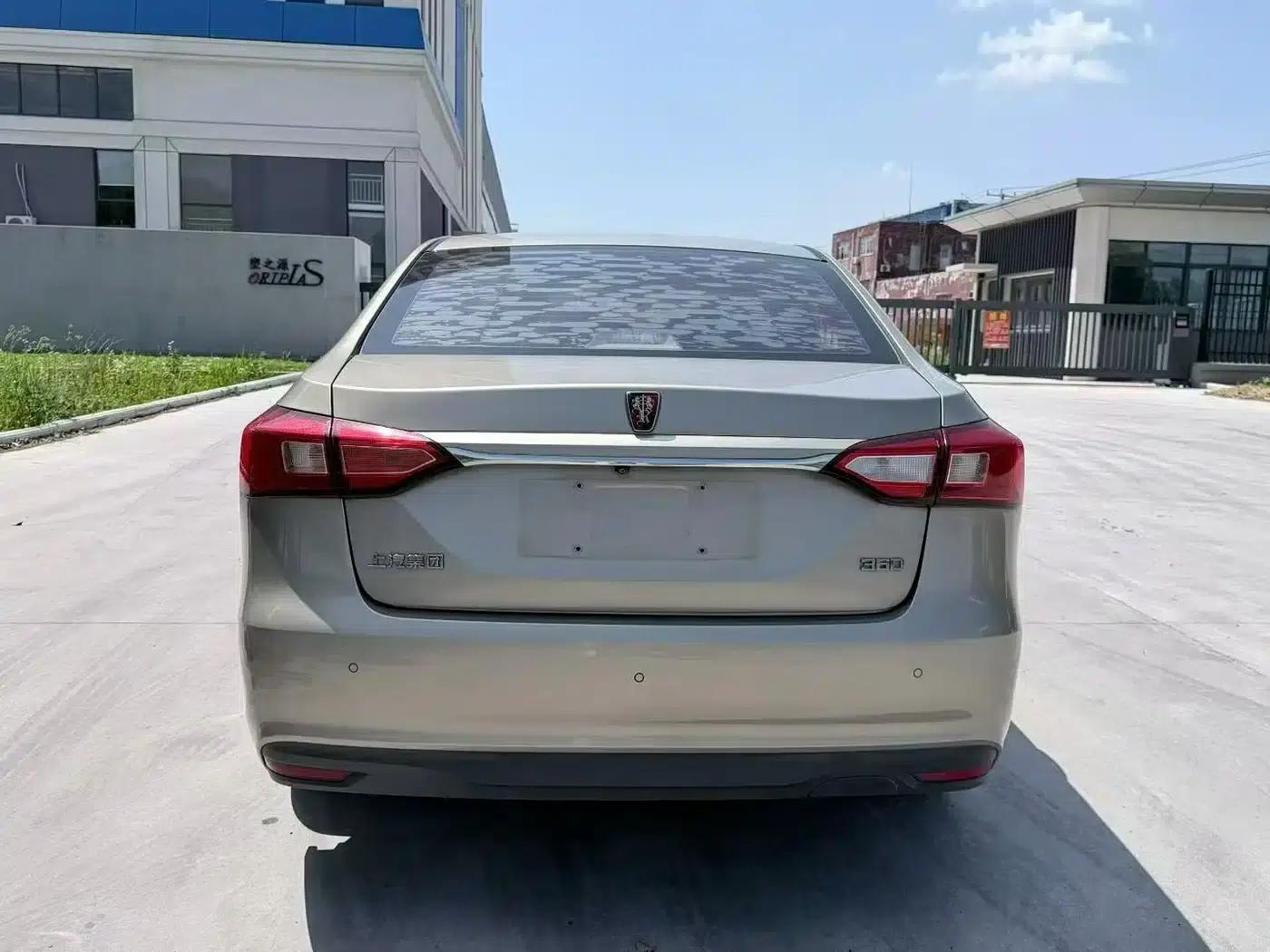 Roewe 360 2015 1.5L Automatic Deluxe Edition — миниатюра 8