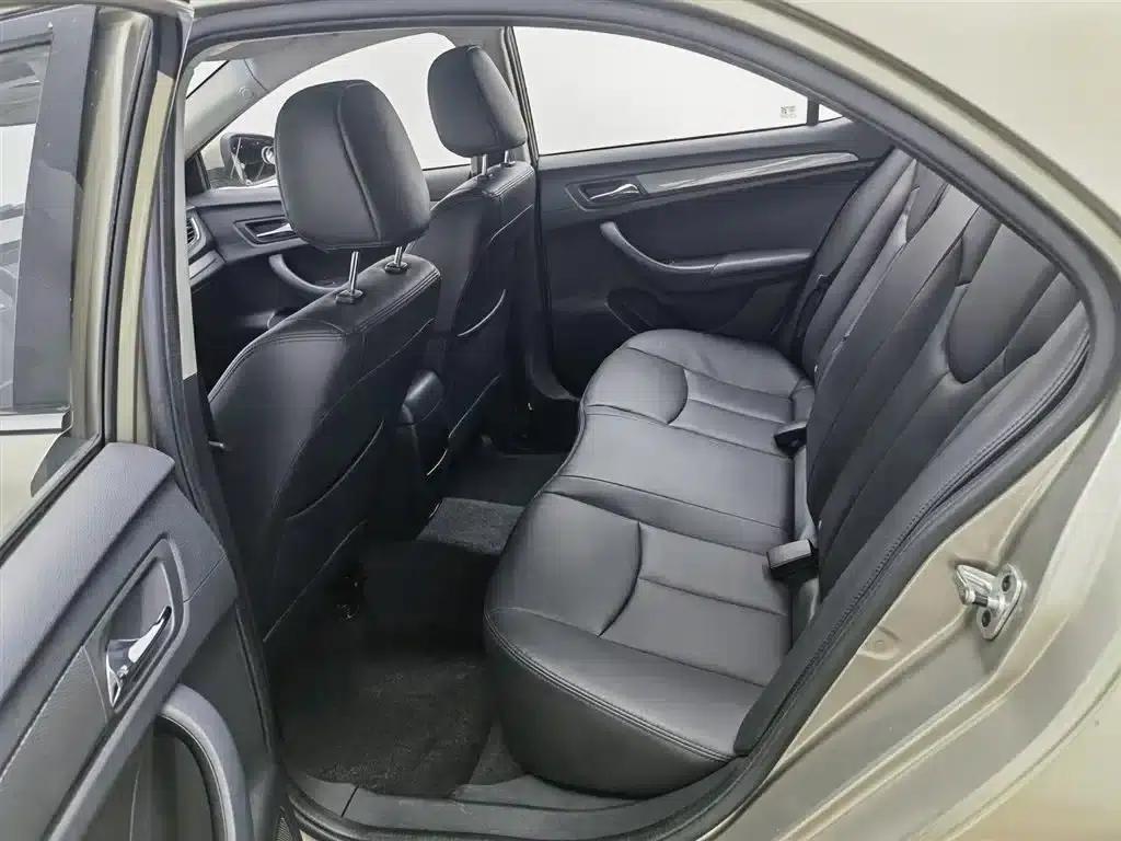 Roewe 360 2017 1.5L Automatic Deluxe Edition — миниатюра 15