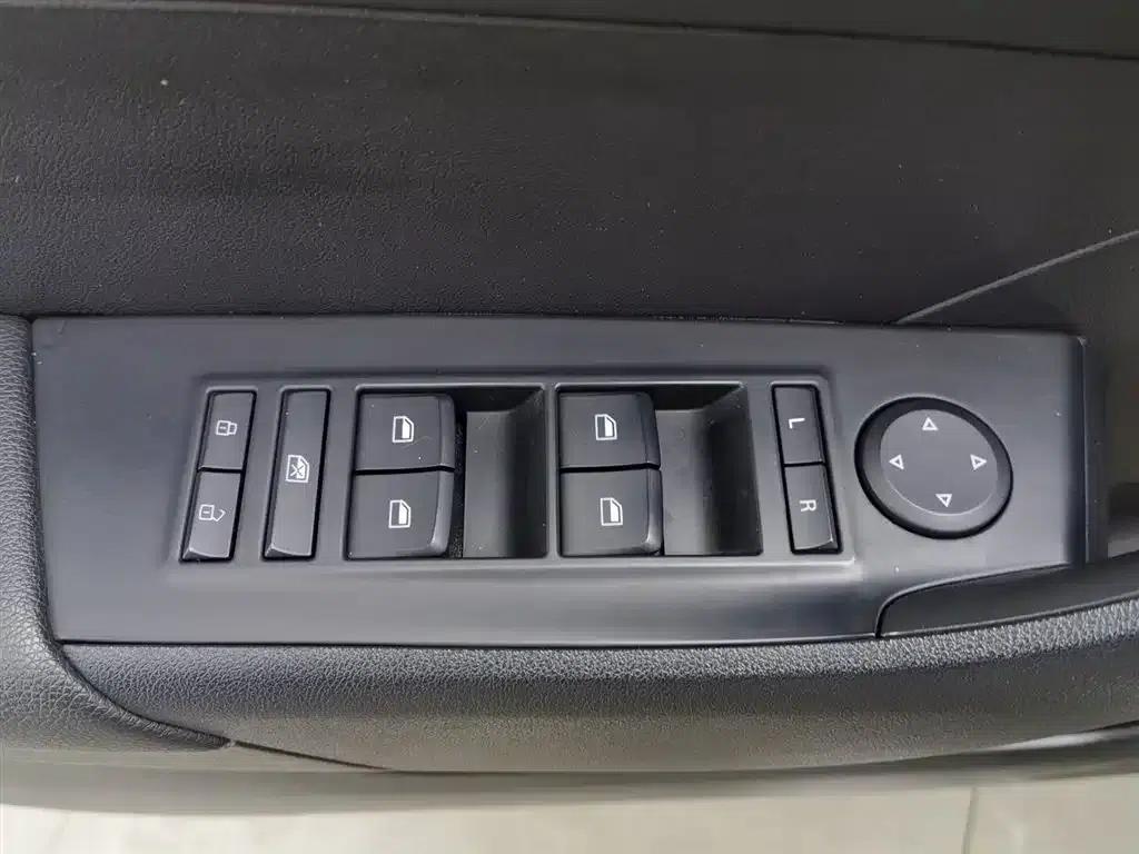 Roewe 360 2017 1.5L Automatic Deluxe Edition — миниатюра 9