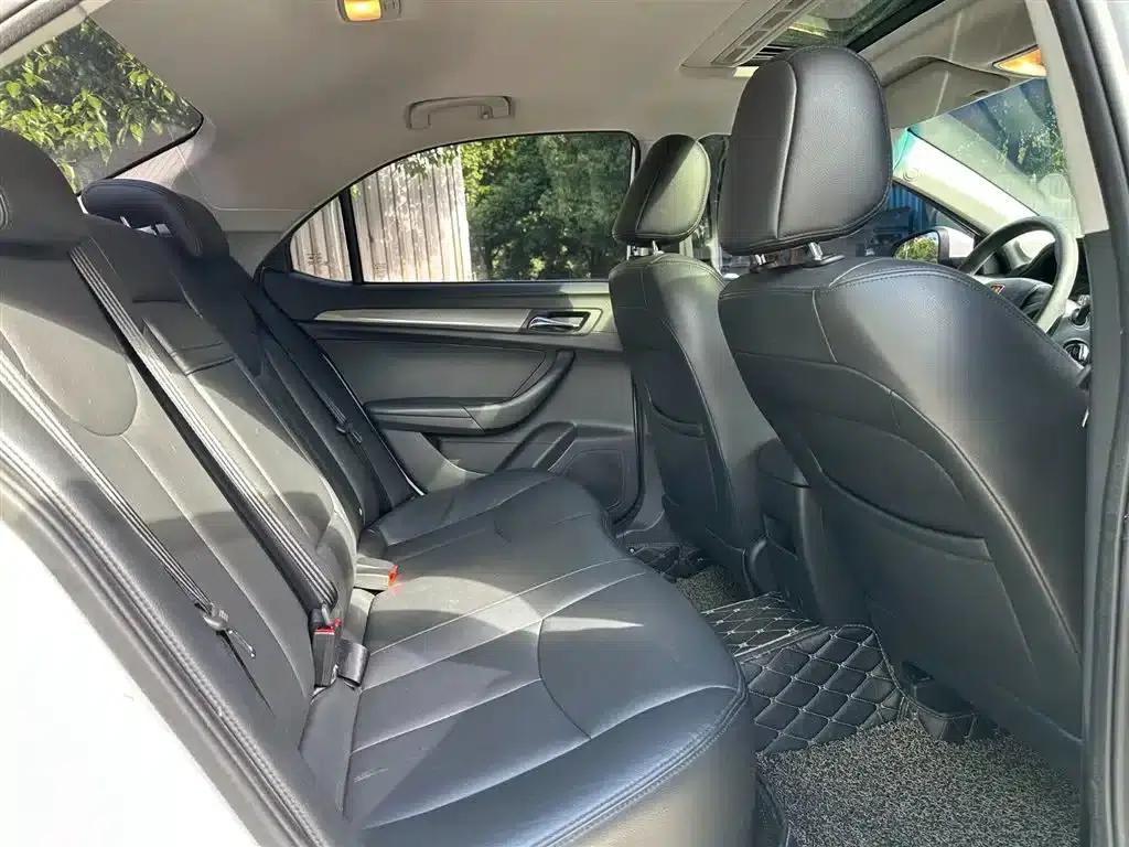 Roewe 360 2015 1.5L Automatic Deluxe Edition — миниатюра 15