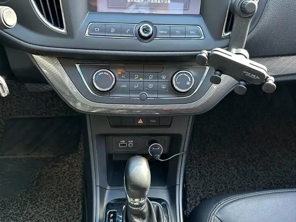Roewe 360 2015 1.5L Automatic Deluxe Edition — миниатюра 17