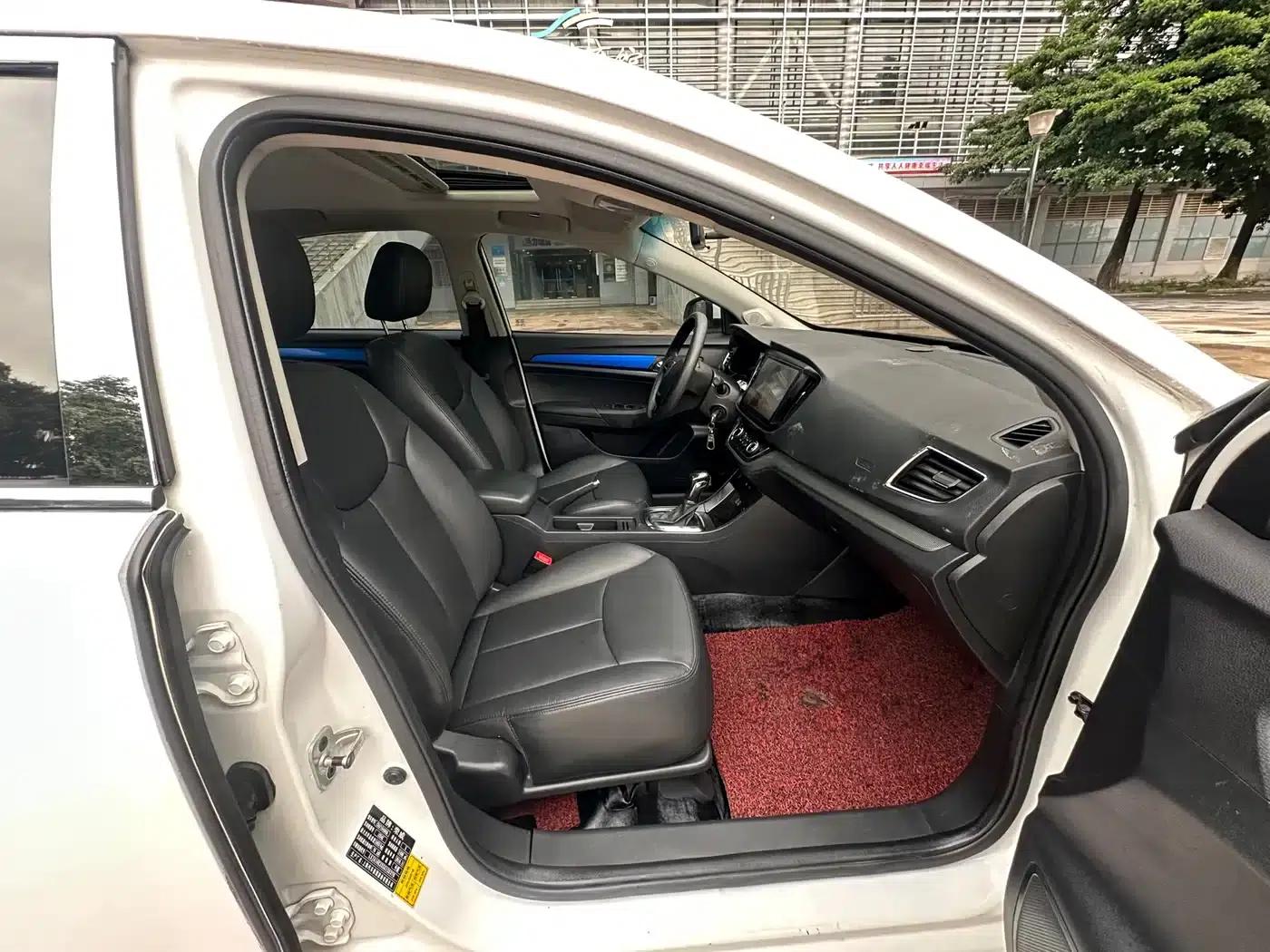 Roewe 360 2017 1.5L Automatic Deluxe Edition — миниатюра 12