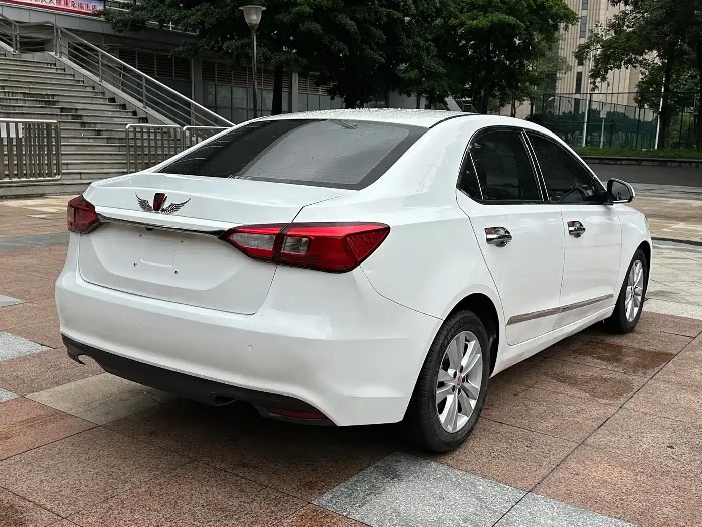Roewe 360 2017 1.5L Automatic Deluxe Edition — миниатюра 5