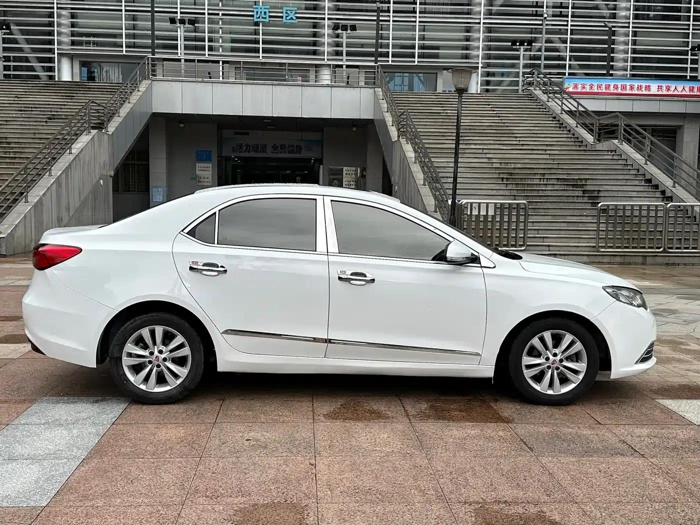 Roewe 360 2017 1.5L Automatic Deluxe Edition — миниатюра 7