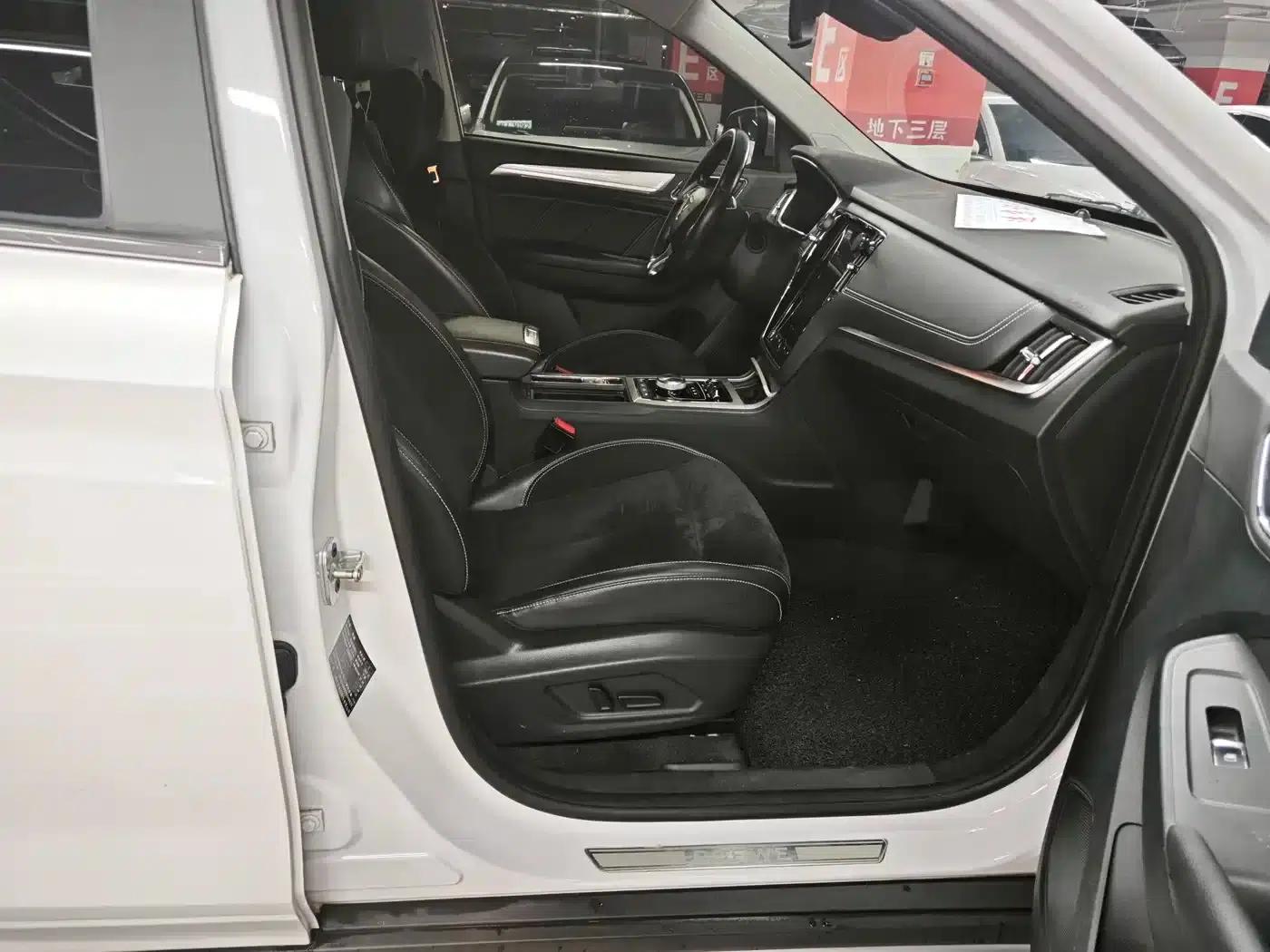 Roewe RX5 New Energy 2017 ERX5 EV400 Electric Internet Supreme Edition — миниатюра 8