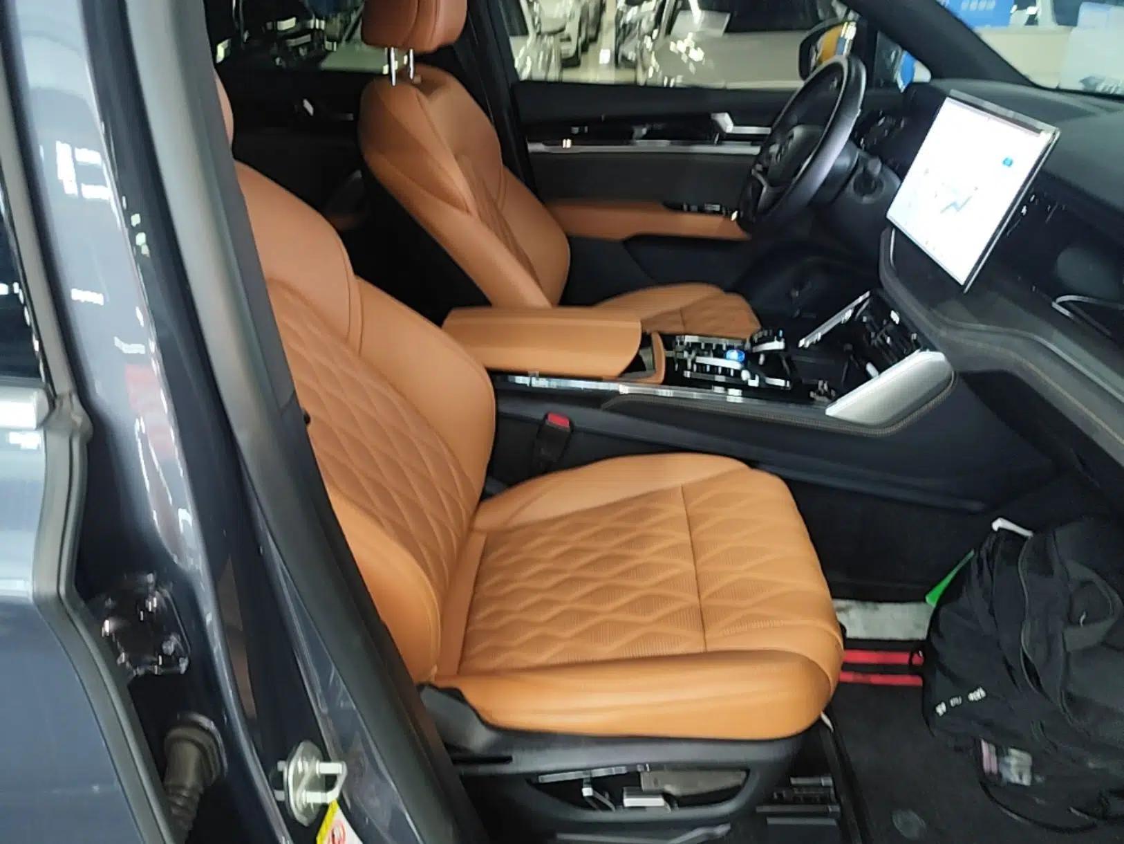 BYD Tang New Energy 2023 DM-i Champion Edition 112KM Prestige Model — миниатюра 23