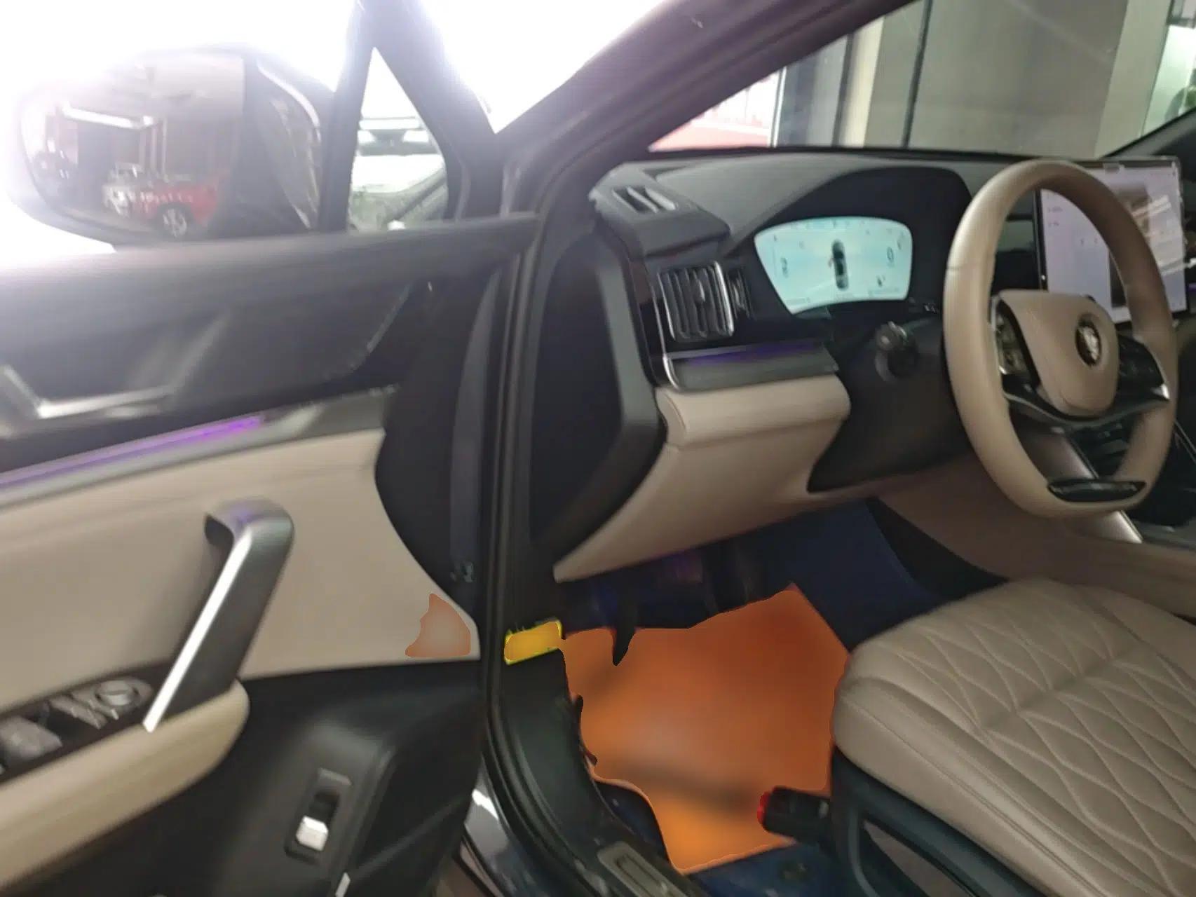 BYD Tang New Energy 2024 DM-i Glory Edition 112KM Prestige Model — миниатюра 19