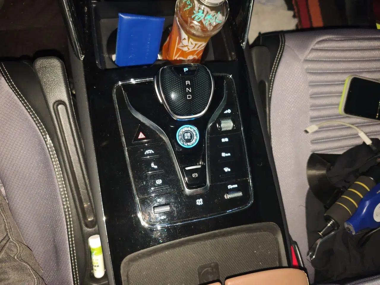 BYD Tang New Energy 2021 DM-i 112KM Prestige Model — миниатюра 15