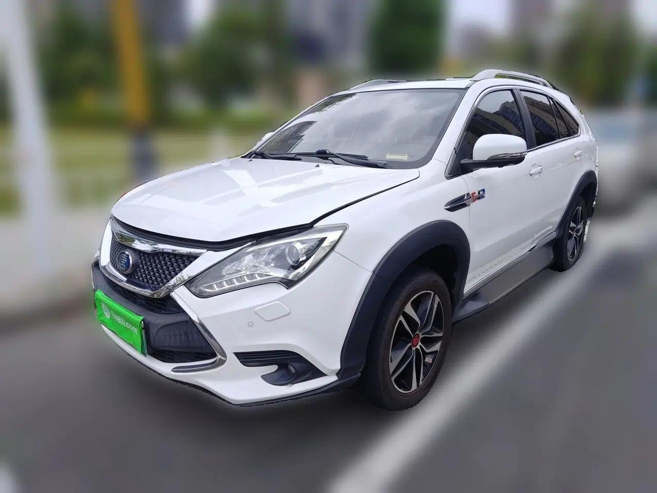 BYD Tang New Energy 2015 2.0T Four-Wheel-Drive Flagship Model — миниатюра 1