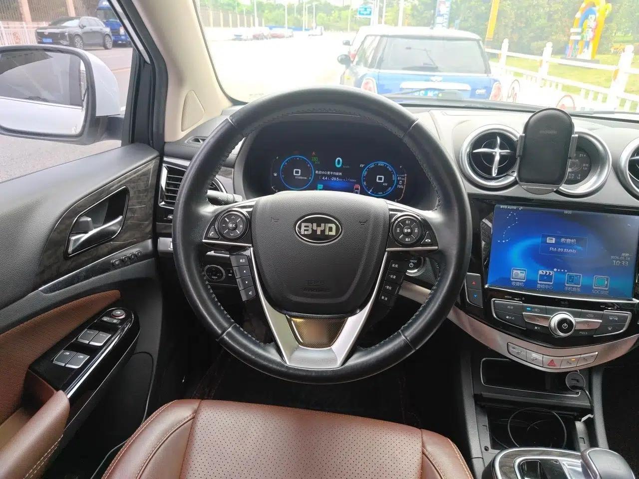 BYD Tang New Energy 2015 2.0T Four-Wheel-Drive Flagship Model — миниатюра 11