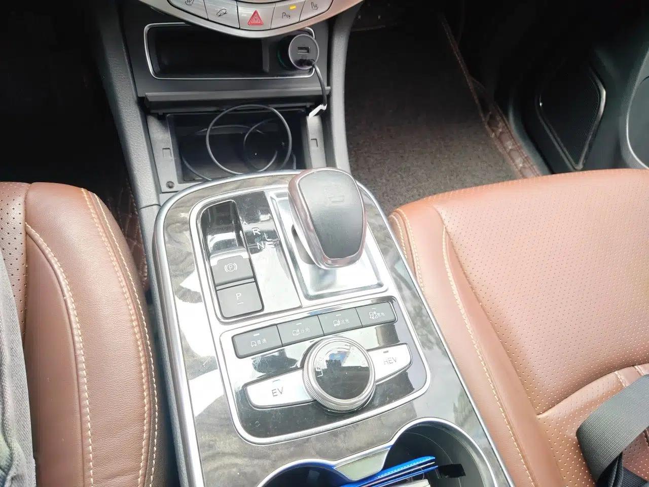 BYD Tang New Energy 2015 2.0T Four-Wheel-Drive Flagship Model — миниатюра 15