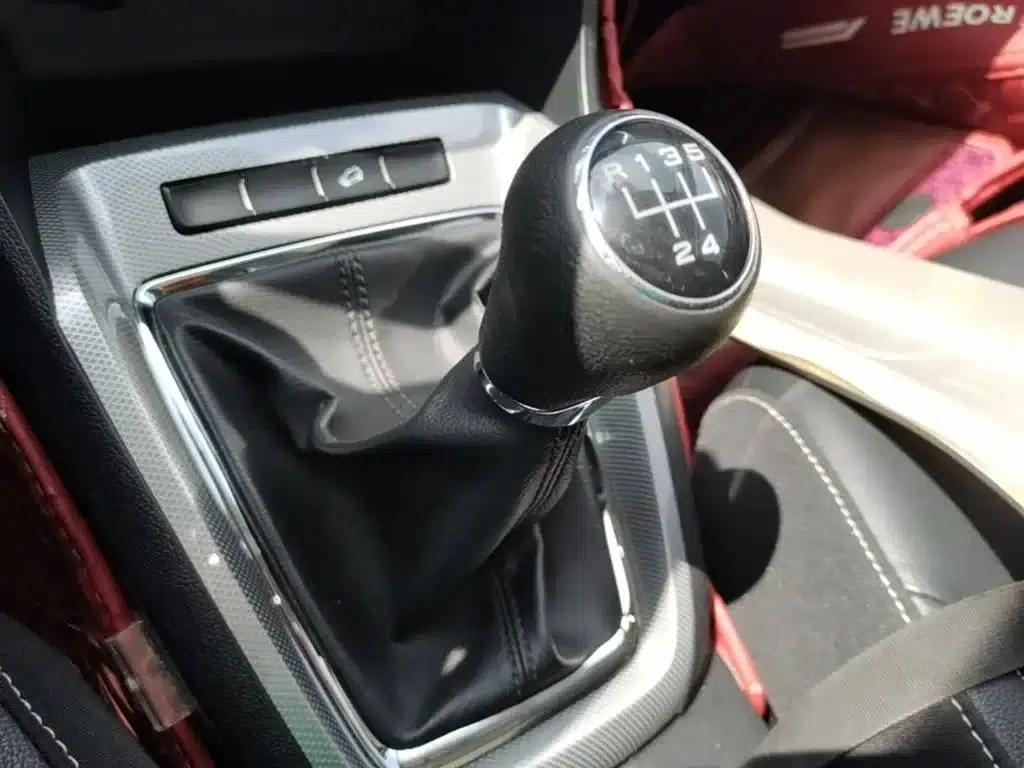 Roewe RX3 2018 1.6L Manual Flagship Edition — миниатюра 14