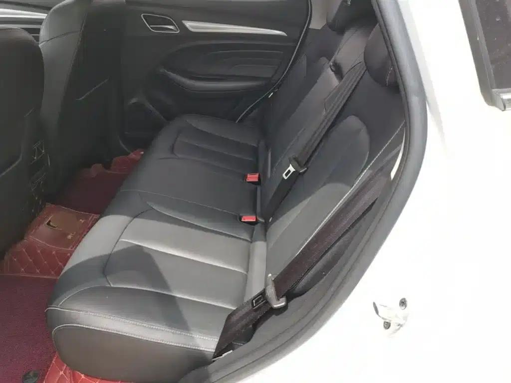 Roewe RX3 2018 1.6L Manual Flagship Edition — миниатюра 17
