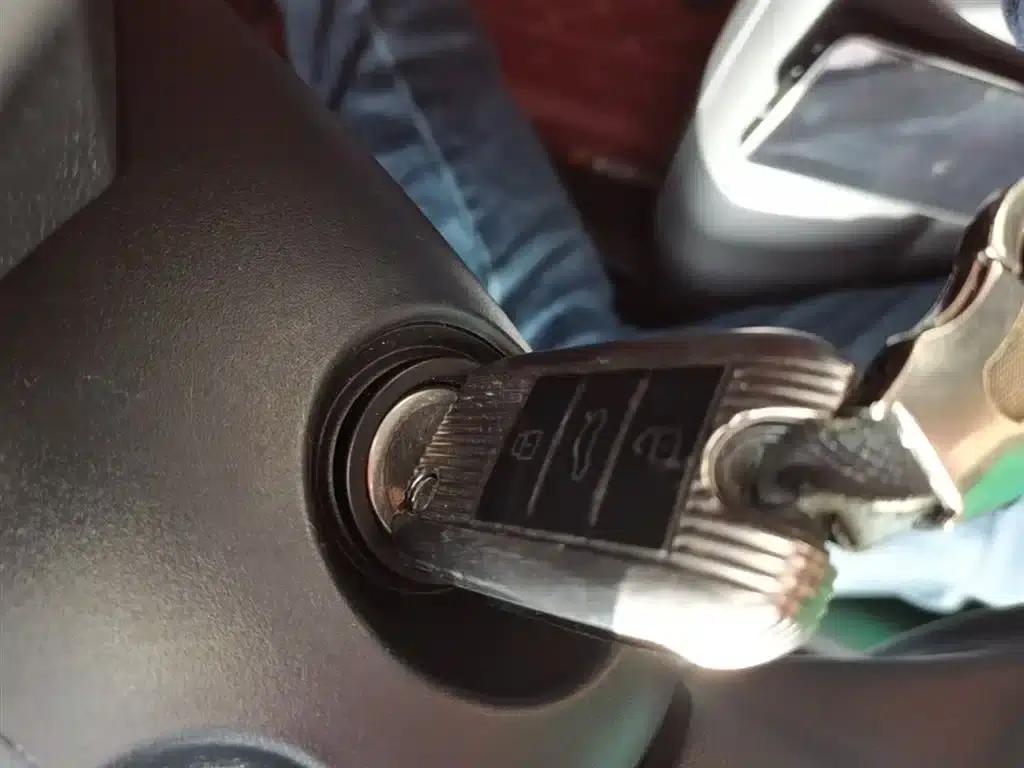 Roewe RX3 2018 1.6L Manual Flagship Edition — миниатюра 9