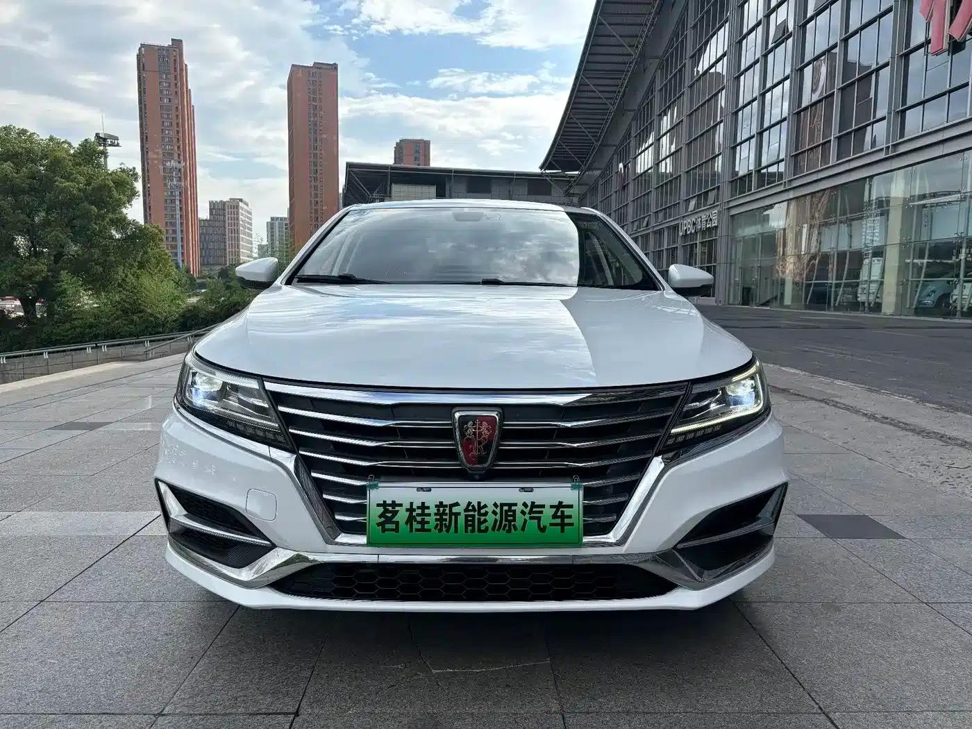 Roewe i6 New Energy 2017 45T Hybrid Connected Smart Edition — миниатюра 2