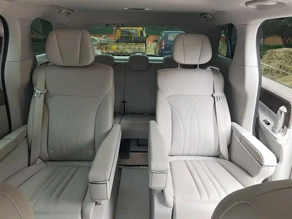 Roewe iMAX8 New Energy 2025 1.5T DMH Luxury Edition — миниатюра 12