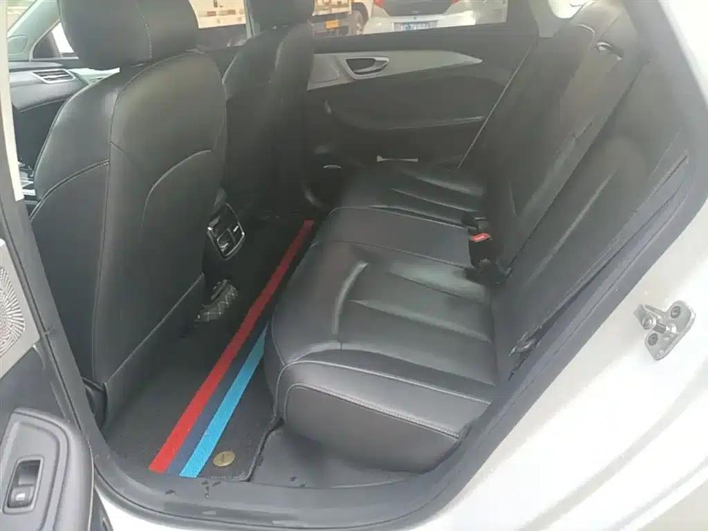 Roewe i6 MAX New Energy 2023 EV 420 Panoramic Roof Special Edition — миниатюра 17