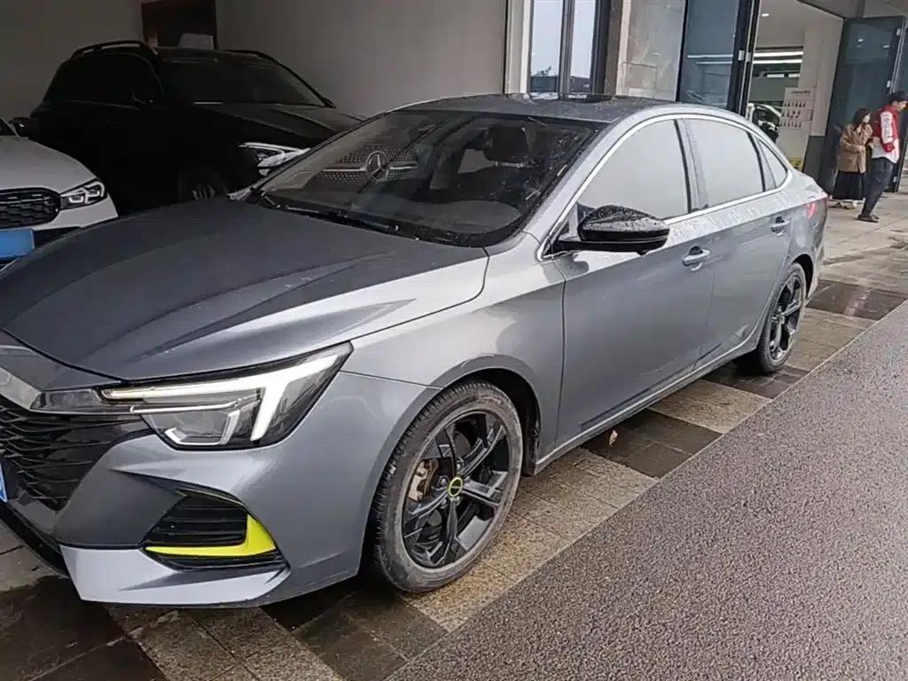 Roewe i6 MAX 2020 300TGI Automatic Cool and Intelligent Driving Edition — миниатюра 2