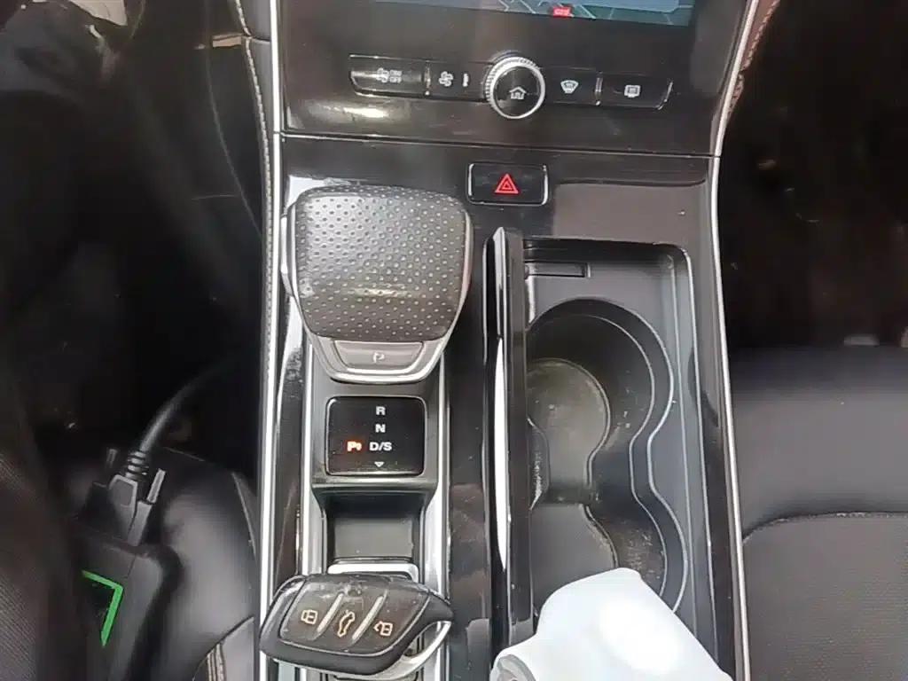 Roewe i6 MAX 2020 300TGI Automatic Cool and Intelligent Driving Edition — миниатюра 14