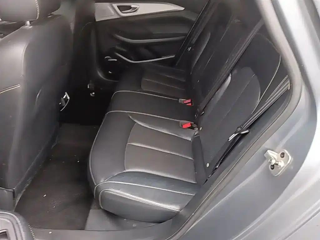 Roewe i6 MAX 2020 300TGI Automatic Cool and Intelligent Driving Edition — миниатюра 17